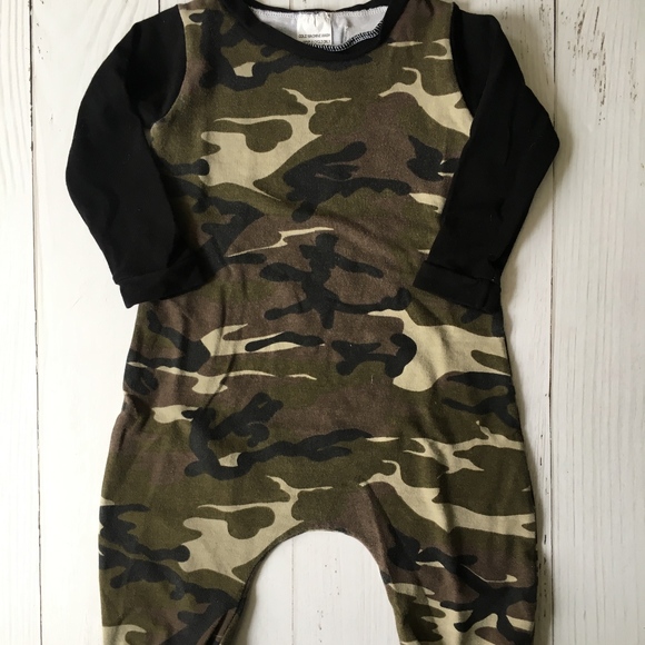 Came Print Romper - Picture 1 of 2